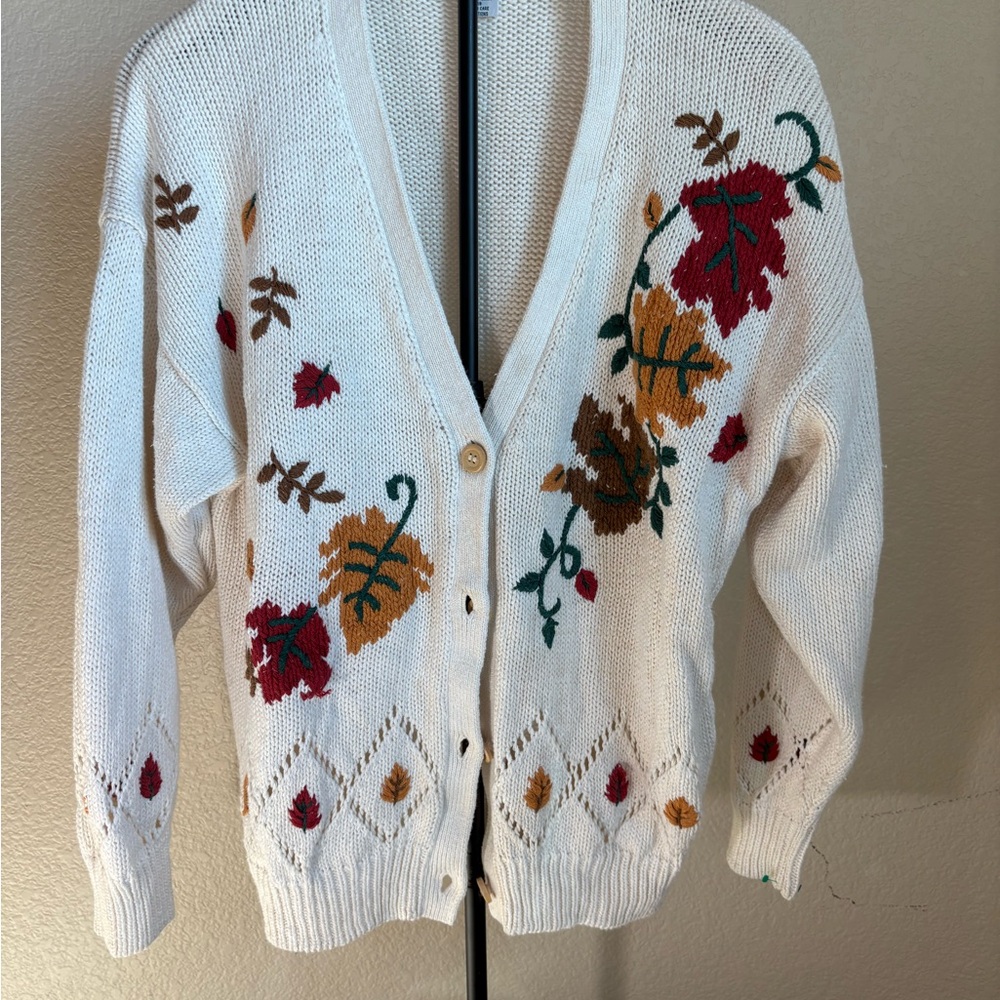 Women's Vintage Cream Cardigan Sweater with Leaf Design